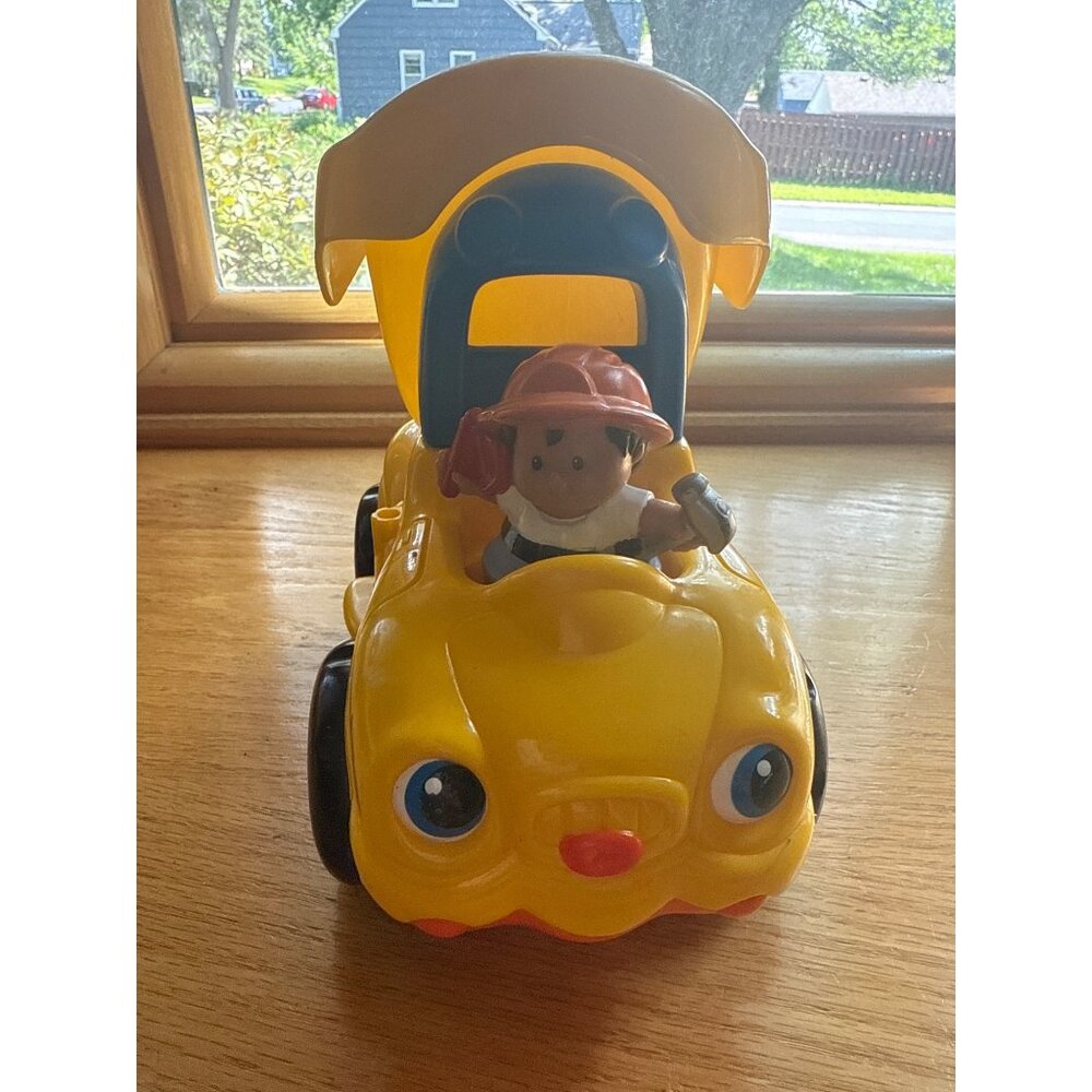 Fisher-Price Little People Construction Worker Dump Truck 2005 Yellow Red